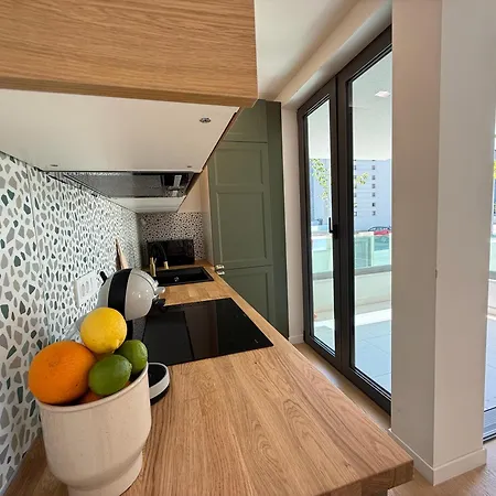 Arborea, Luxury With Private Yard 아파트 *