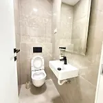 Arborea, Luxury With Private Yard Apartment