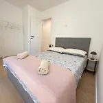Arborea, Luxury With Private Yard Apartment *