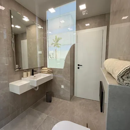 Arborea, Luxury With Private Yard